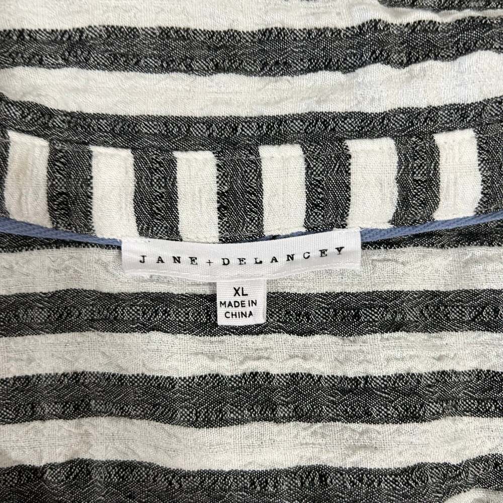 Jane & Delancey Black and White Striped Collared Button-Up Top Size XL - Picture 6 of 7